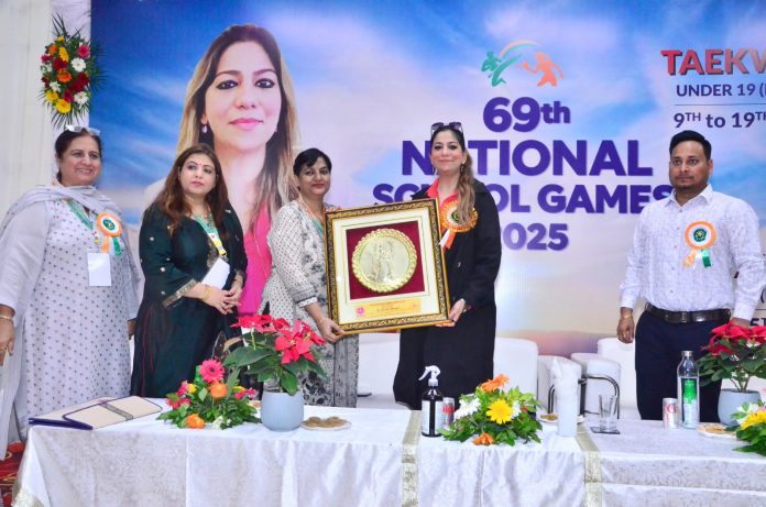 Director General YS&S, Anuradha Gupta presenting memento to Commissioner Secretary, Yasha Mudgal during an event. Director General YS&S, Anuradha Gupta presenting memento to Commissioner Secretary, Yasha Mudgal during an event.