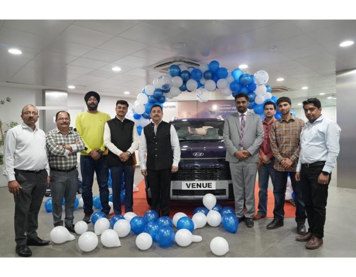 Saleem Bakshi, Managing Director Fairdeal launching new VENUE in Jammu.