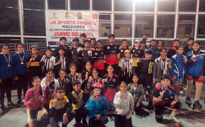 Winners posing along with medals alongside dignitaries. Winners posing along with medals alongside dignitaries.