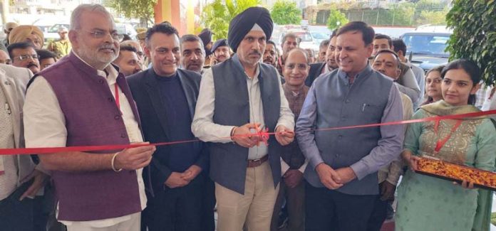 Commissioner Secy I&C Vikramjit Singh inaugurating Pashmina Fest at Katra. Commissioner Secy I&C Vikramjit Singh inaugurating Pashmina Fest at Katra.