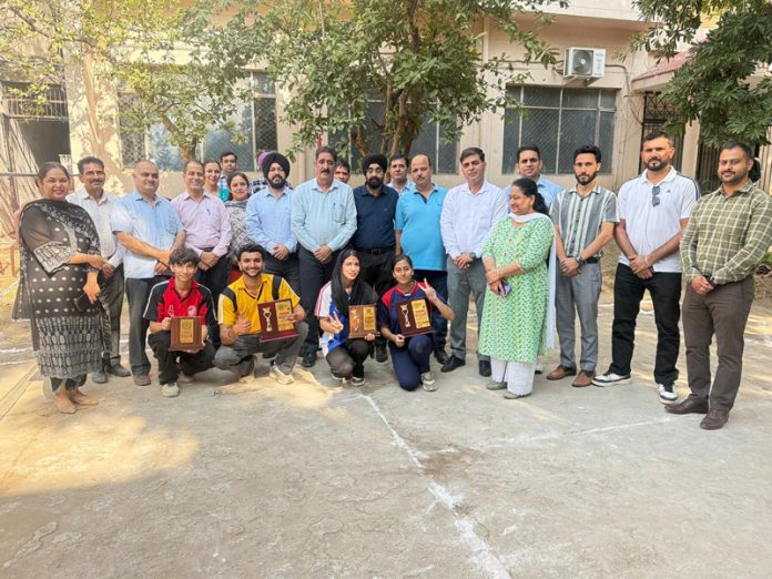 Players posing along with dignitaries. Players posing along with dignitaries.