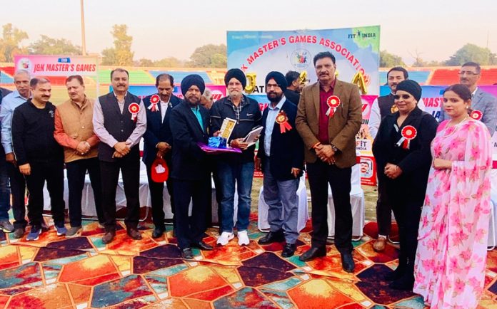 Dignitaries posing during closing ceremony.