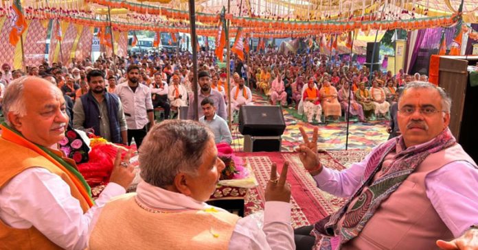 BJP leaders at an election rally in Nagrota on Friday. BJP leaders at an election rally in Nagrota on Friday.