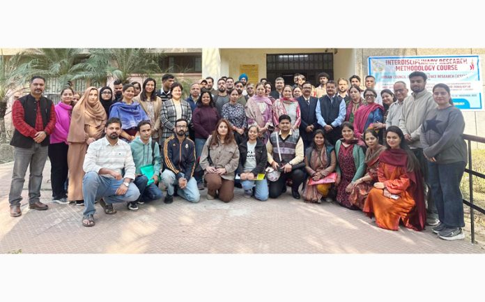 Participants with organizers and guests during inaugural day of Interdisciplinary Research Methodology Course at JU. Participants with organizers and guests during inaugural day of Interdisciplinary Research Methodology Course at JU.