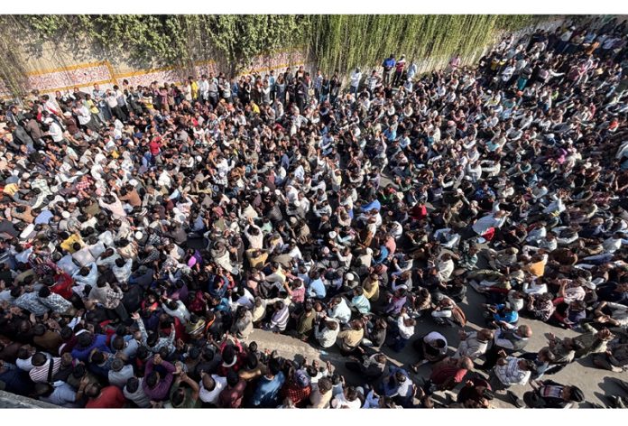 PHE workers taking out massive protest rally towards Civil Secretariat in Jammu on Monday. — Excelsior/Rakesh