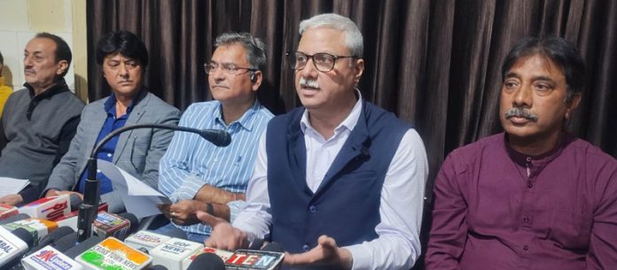Aggrieved plot owners of housing societies under Cooperative Department addressing a press conference in Jammu on Saturday. -Excelsior/Rakesh Aggrieved plot owners of housing societies under Cooperative Department addressing a press conference in Jammu on Saturday. -Excelsior/Rakesh