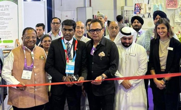 Satish Kumar Siwan, Council General of India inaugurating EPCH pavilion at Dubai.