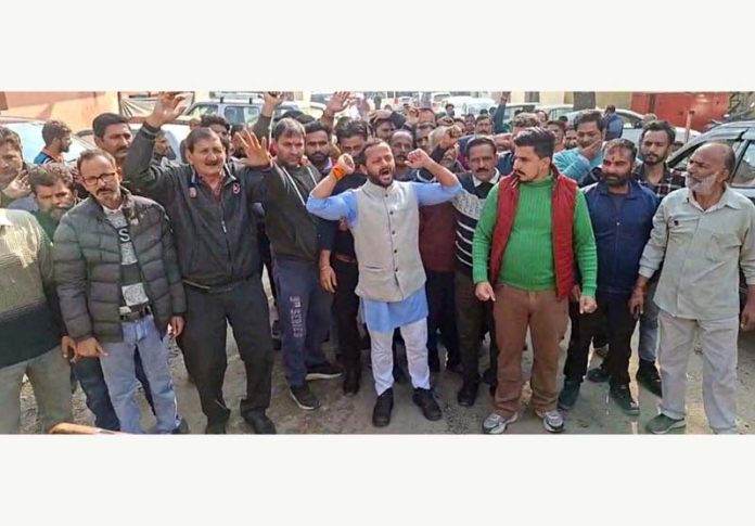 Congress workers protesting against alledged negligance of GMC Udhampur administration on Tuesday.