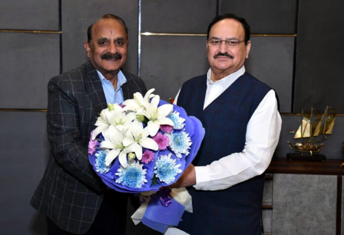 ARCHS president with Union Health Minister J P Nadda at New Delhi.
