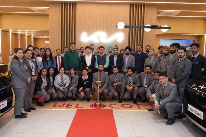 Kia Korea delegates visit AM Kia Jammu showroom, strengthen dealership ties