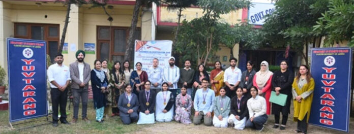 Students posing for a group photograph on the 6th day of Yuvtarang at CLUJ. Students posing for a group photograph on the 6th day of Yuvtarang at CLUJ.