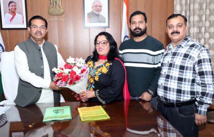 President of Muskan Foundation, Parveen Sangral meeting Union MoS B.L Verma.