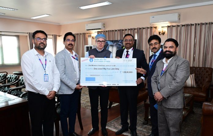 SBI Donates ₹1.55 Crore To Chief Minister’s Relief Fund SBI Donates ₹1.55 Crore To Chief Minister’s Relief Fund