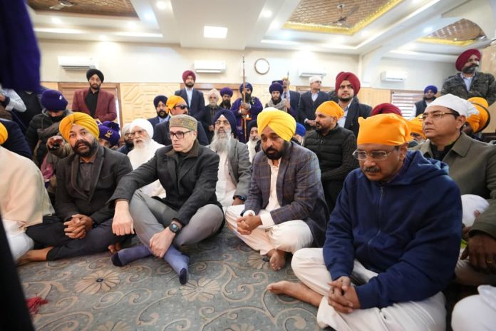 Mann, Kejriwal, Omar Abdullah Take Part In Sikh Religious Procession In Srinagar