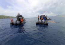 Indonesian rescuers search for Spanish family after boat sinks near Komodo Island