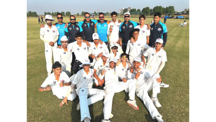 J&K team posing for group photo after defeating Arunachal Pradesh.