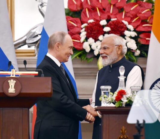 Prime Minister Narendra Modi and President of the Russia Vladimir Putin at the Hyderabad House, in New Delhi on Friday.(UNI)