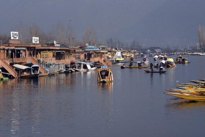 Amid 40 days of Chillai Kalan, tourists enjoy rare sunny weather in Srinagar. -Excelsior/Shakeel