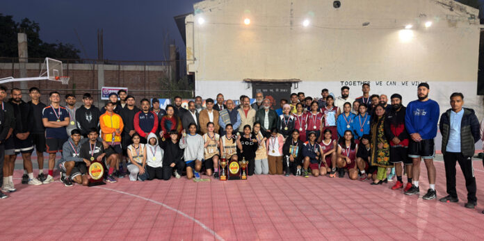 Winners posing along with dignitaries during closing ceremony. Winners posing along with dignitaries during closing ceremony.