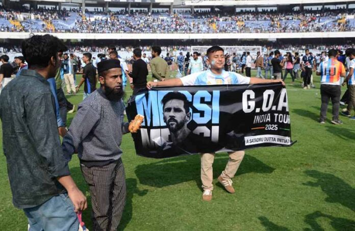 After Lionel Messi left the stadium, angry fans invaded parts of the stadium, throwing water bottles, tearing down posters and vandalising box chairs. (UNI)