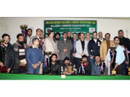 Dignitaries posing along with winners during prize distribution ceremony. -Excelsior/Rakesh