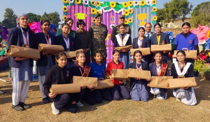 Dignitaries posing along with students during Annual Sports Day event. Dignitaries posing along with students during Annual Sports Day event.
