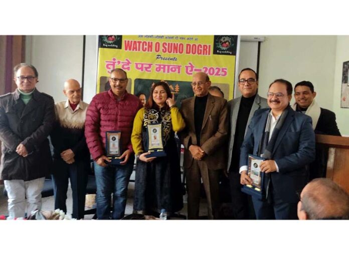 'Tunde Par Maan Hai' award winners posing for a group photograph in Jammu.