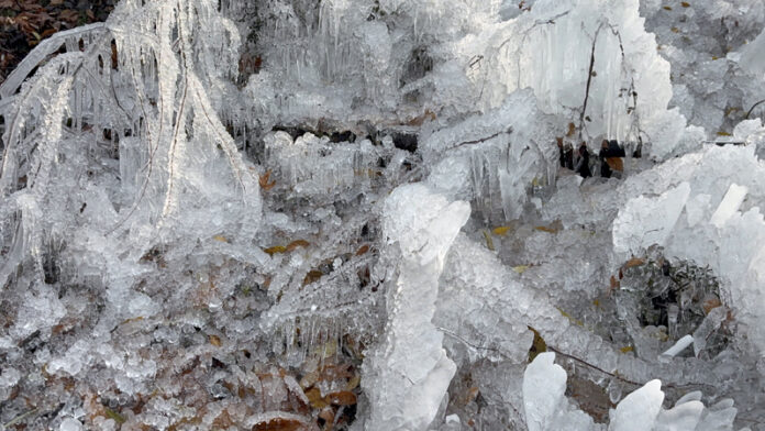As temperatures plunge across Kashmir, icicles formed at Habdipora in south Kashmir’s Shopian district. —Excelsior/Younis Khaliq