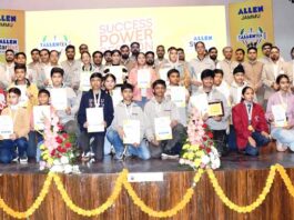 Kuldeep Sharma, Center Head of ALLEN posing along with the students in Jammu.