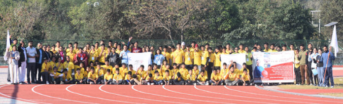 Athletes posing along with dignitaries during closing ceremony at Nagrota.