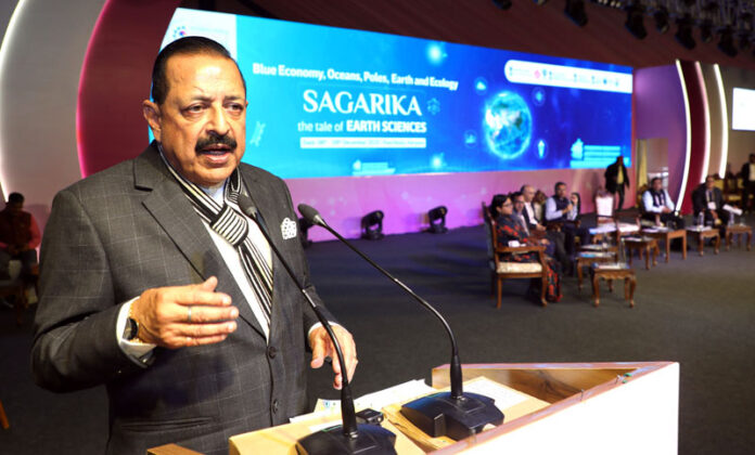 Union Minister of State, Dr. Jitendra Singh delivering keynote address on “Blue Economy, Oceans, Poles, Earth and Ecology - Sagarika, the tale of earth sciences”, at IISF-2025 at Panchkula.