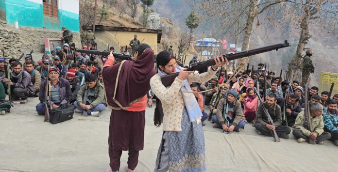 Women Village Defence Guards undergoing arms training in Doda on Tuesday. —Excelsior/Tilak Raj