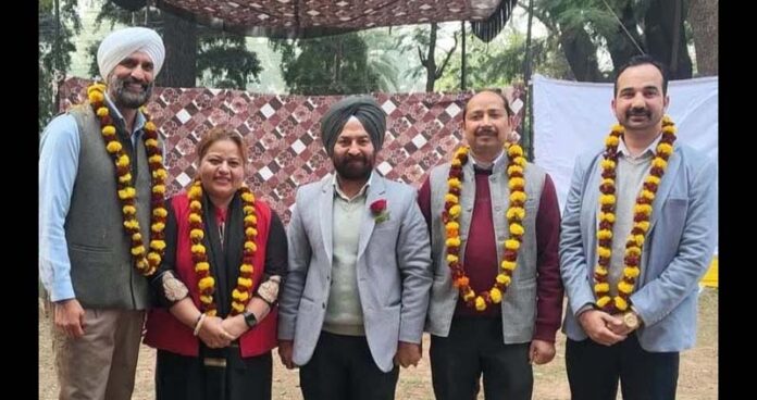 Newly elected JUTA team posing for a photograph.