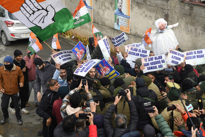 Youth Congress workers staging a protest against Bihar Chief Minister Nitish Kumar on Tuesday. —Excelsior/Shakeel Youth Congress workers staging a protest against Bihar Chief Minister Nitish Kumar on Tuesday. —Excelsior/Shakeel