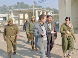 Secretary Transport during visit to MVD Toll Post at Lakhanpur on Saturday.