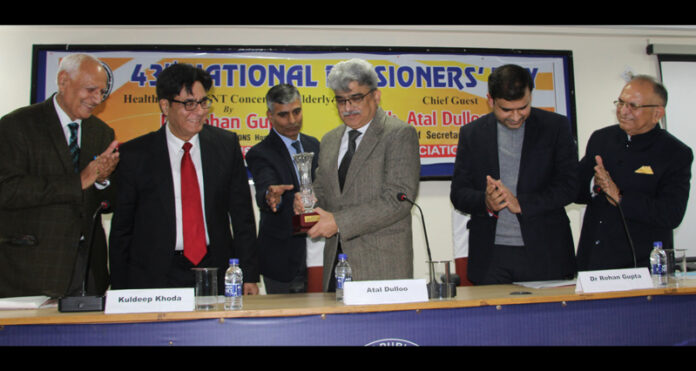 Chief Secretary, Atal Dulloo along with other dignitaries during a function organised by CGPWA to celebrate National Pensioners' Day in Jammu on Wednesday. —Excelsior/Rakesh