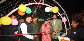 DIG Shiv Kumar Sharma inaugurating the 'Winter Carnival-2025' at Bari Brahmana.