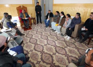 Lt Governor of Ladakh Kavinder Gupta interacting with a delegation.