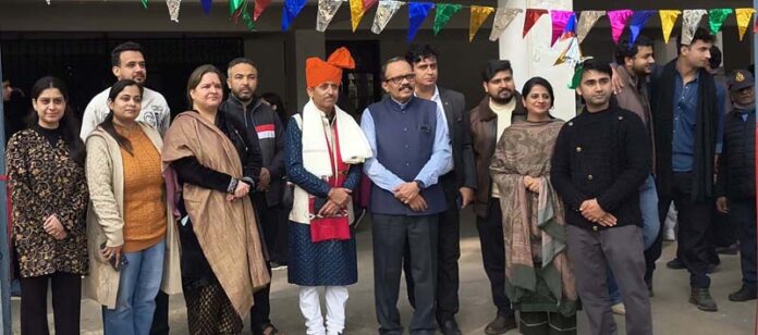VC Cluster University Jammu with prominent artist Romalo Ram and others during Duggar Mela 2025.