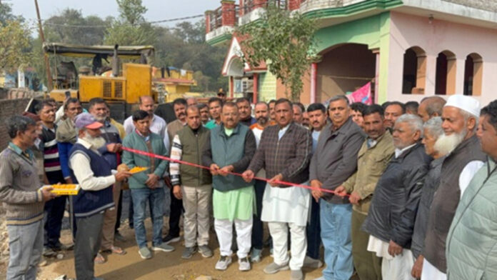 MLA Vijaypur, Chander Parkash Ganga kick starting blacktopping of link road to village Khara on Thursday. MLA Vijaypur, Chander Parkash Ganga kick starting blacktopping of link road to village Khara on Thursday.