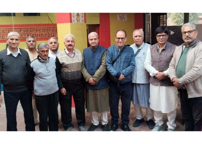 Representatives of Amar Balidan Trust and prominent members of KP community at a Samohik Yagnopavit Ceremony at Kral Bab Ashram, Bantalab on Friday Representatives of Amar Balidan Trust and prominent members of KP community at a Samohik Yagnopavit Ceremony at Kral Bab Ashram, Bantalab on Friday