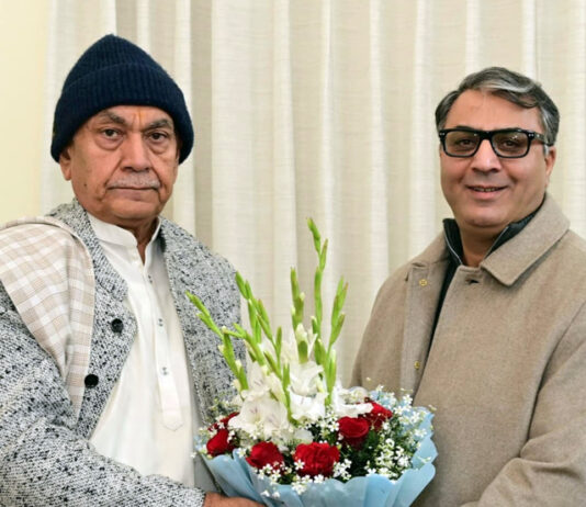 President KCCI Javid Ahmed Tenga meeting with LG Manoj Sinha.