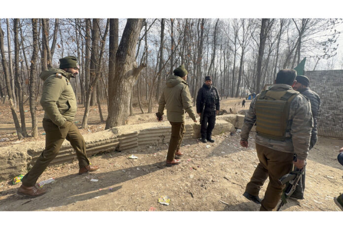 The CIK sleuths during raid in Anantnag on Wednesday. - Excelsior/Sajad Dar