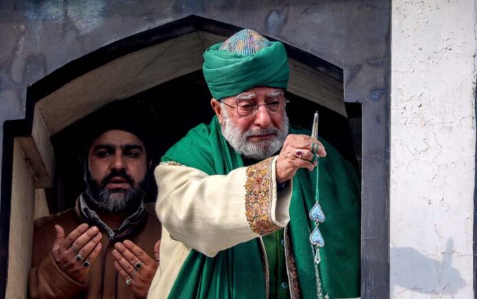 Holy Relic being displayed at Dargah Hazratbal on the occasion of Shab-e-Meraj (SAW) in Srinagar on Saturday. -Excelsior/Shakeel