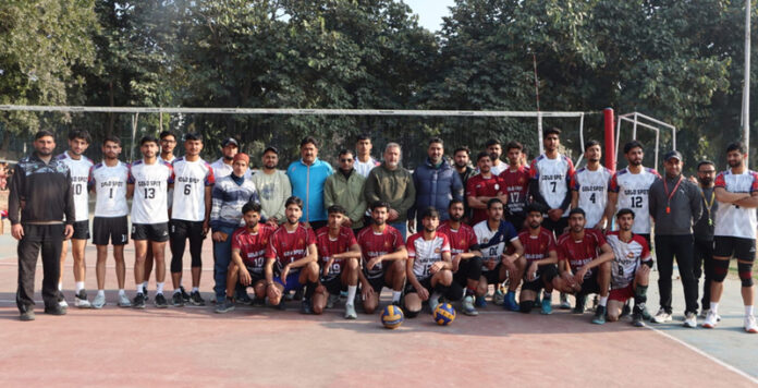 Players posing for group photograph along with dignitaries.