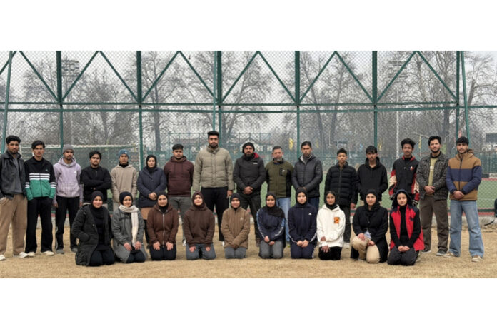 &K Junior Ball Badminton Boys & Girls Team posing along with dignitaries.