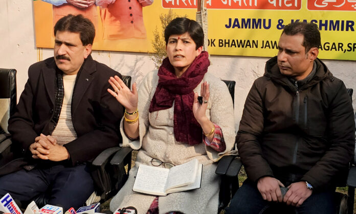 BJP State Spokesperson Rajni Sethi, alongwith other party leaders during a press conference in Srinagar on Monday. — Excelsior/Shakeel