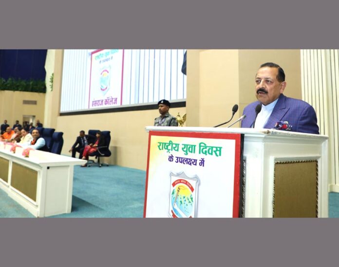 Union Minister Dr. Jitendra Singh  addressing the National Conclave organised by Hans Raj College, Delhi University, at Vigyan Bhawan, New Delhi.