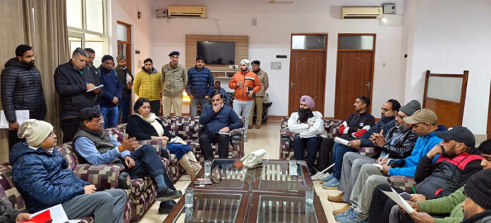 URMU delegation with GM Railways.