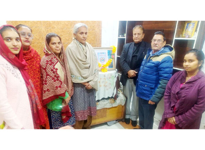 Members of OBC cell of PCC paying tribute to Mata Savitribai Phule in Jammu.